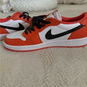 AIR JORDAN 1 LOW WMNS
"Starfish"